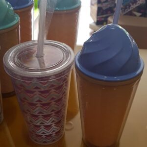 Vaso helado y zigzag